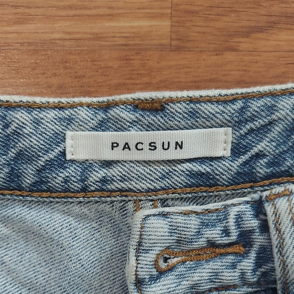 PacSun Light Blue Distressed Boyfriend Jeans - Picture 2 of 4